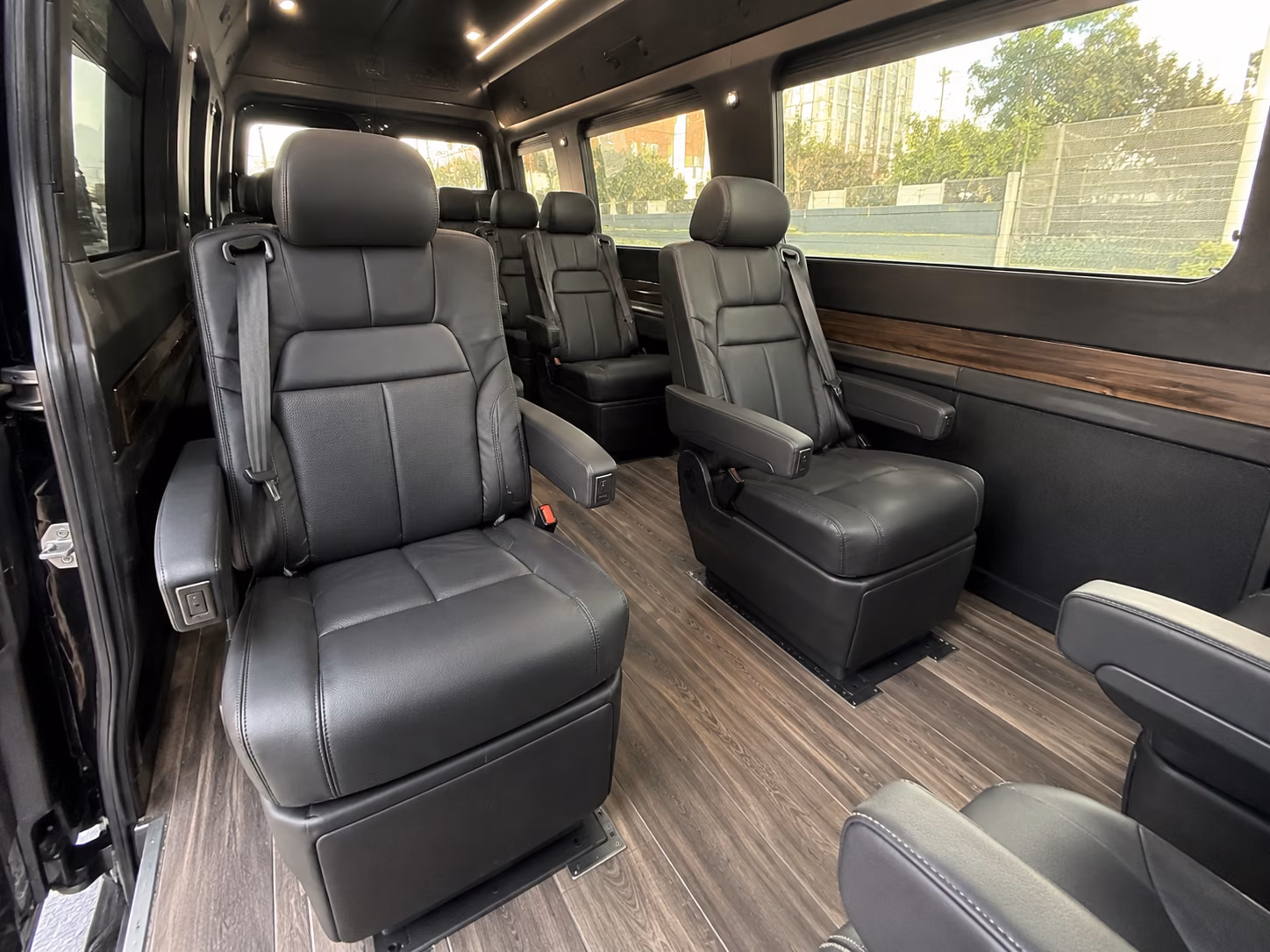 arrange transportation for your next corporate event 1