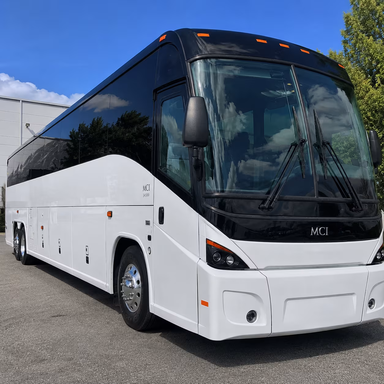 charter buses for hemet birthday groups heading to palm springs
